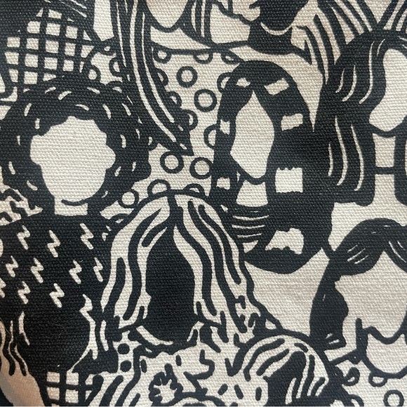 Large black and white Ipsy bag. Measures apx 5 x 9“. Excellent condition. - Picture 2 of 8